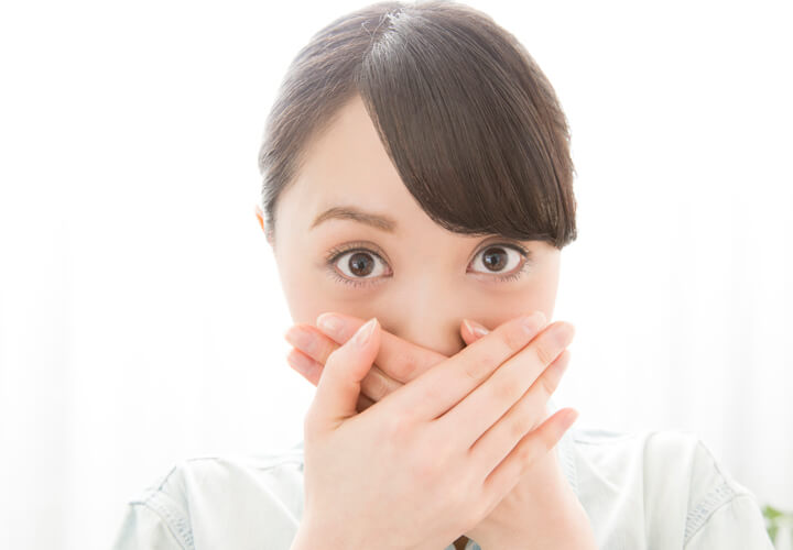 目立つ装置が恥ずかしいという方